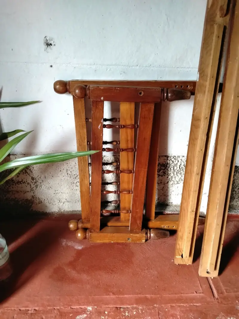 Colchón de una plaza con somier de madera - 4