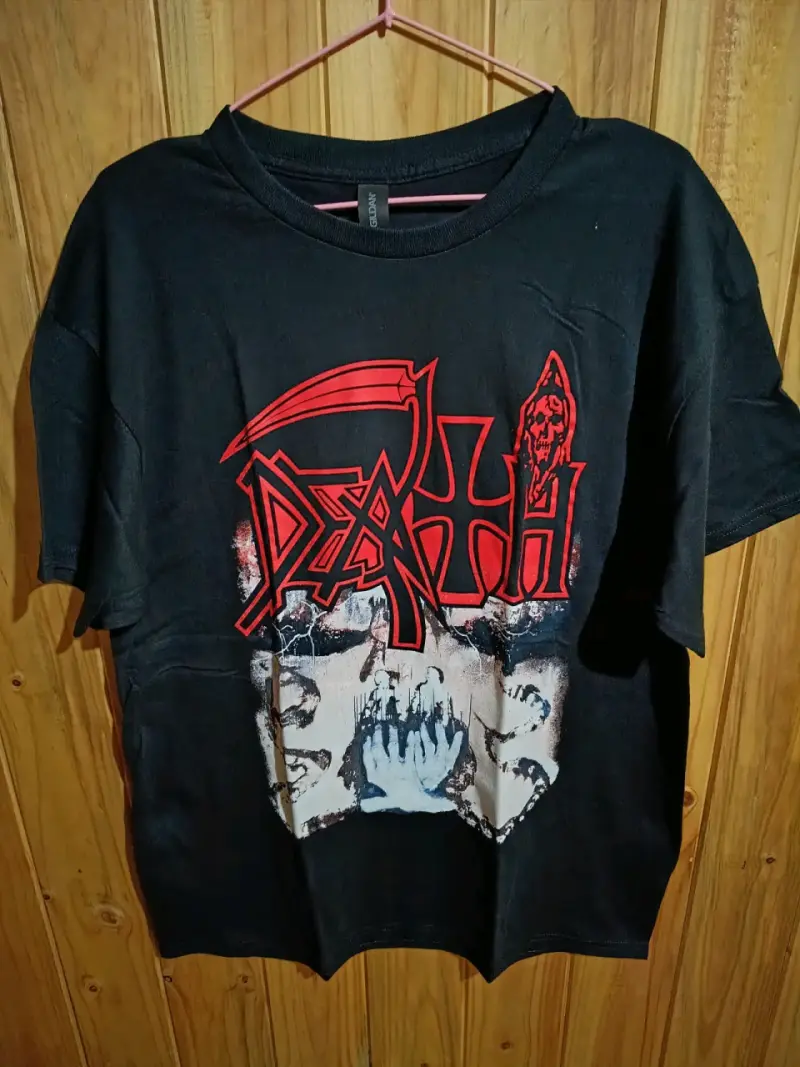 Polera negra de banda Death Gildan
