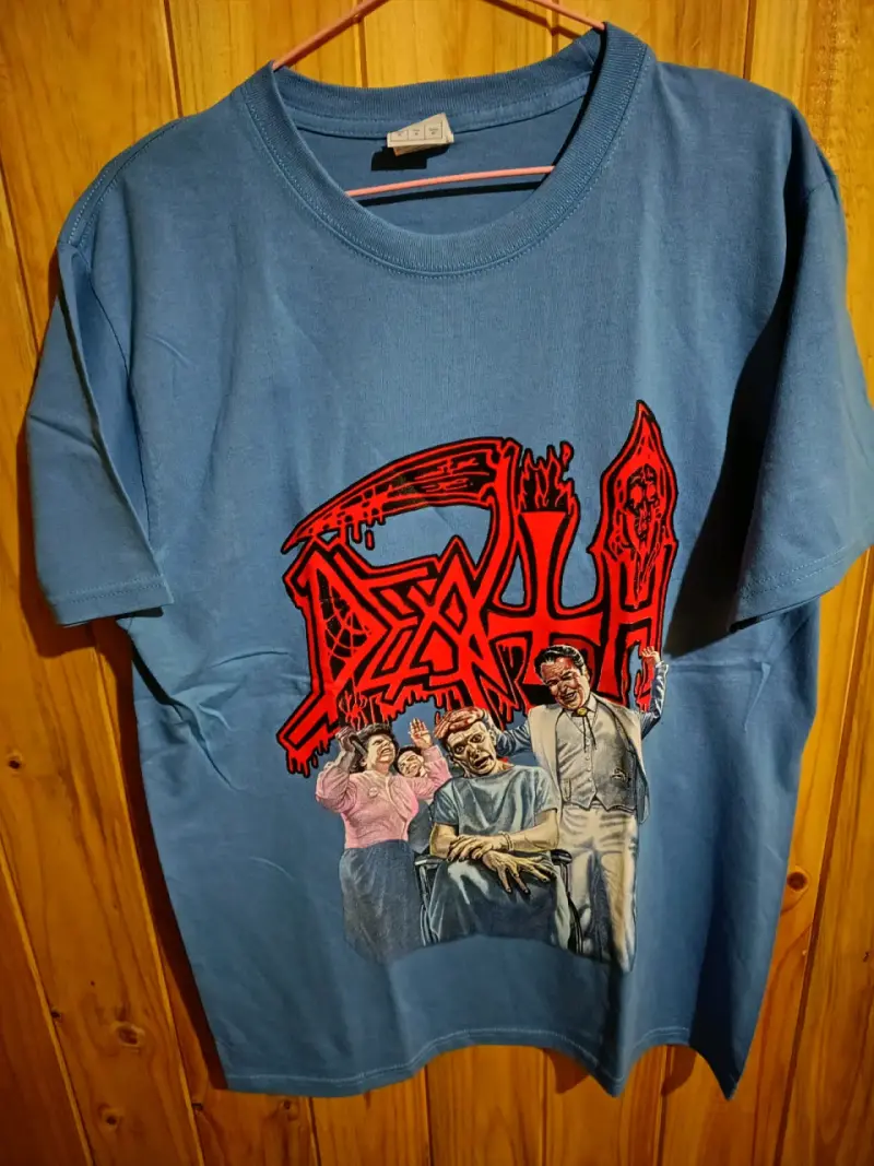 Polera azul con diseño Death spiritual healing