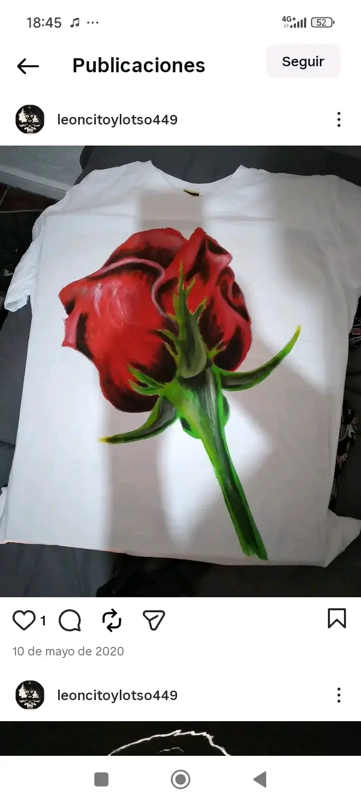 Polera negra con diseño de calaveras - 4
