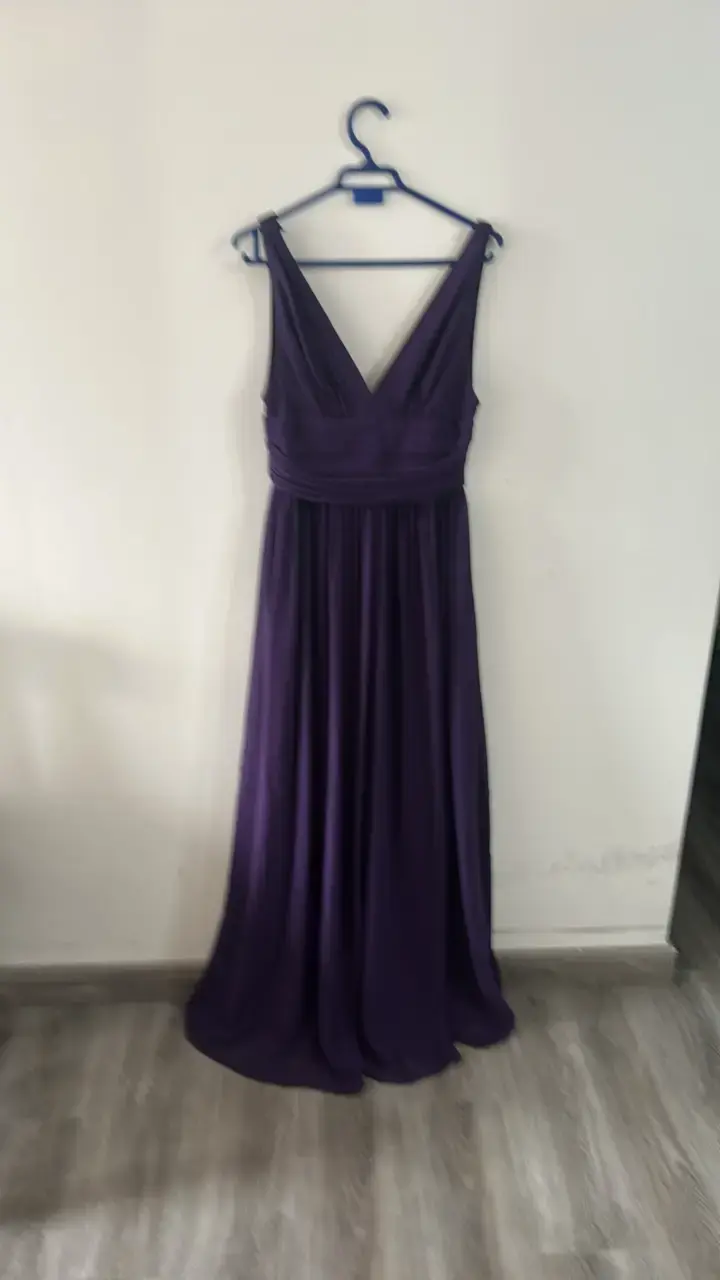 Vestido largo morado elegante para mujer - 1