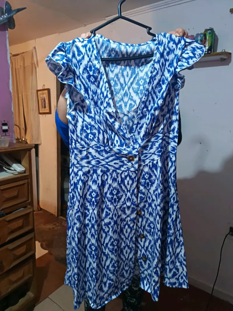 Vestido azul con estampado geométrico - 1