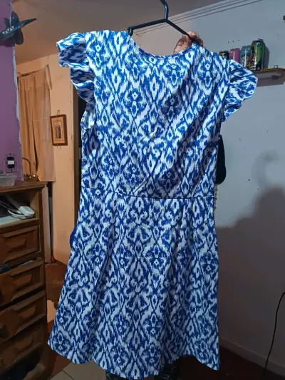 Vestido azul con estampado geométrico - miniatura 2