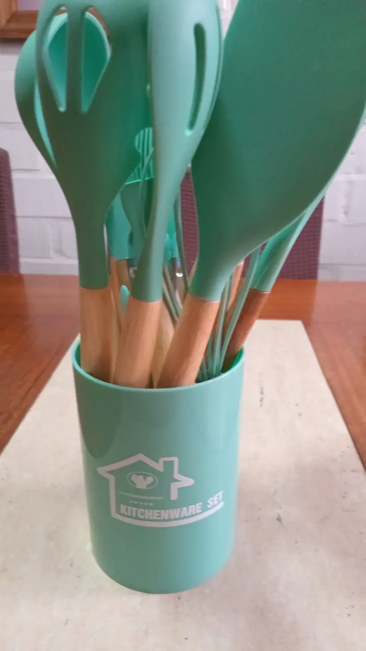 Set de utensilios de cocina de silicona y madera - 2