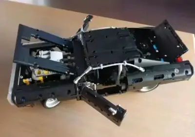 Kit de Construcción de Auto Dodge Charger toretto - miniatura 1