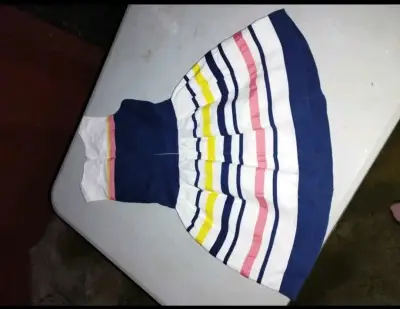 Vestido de niña Tommy Hilfiger a rayas coloridas - miniatura 2
