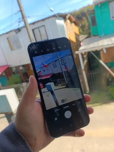 Samsung Galaxy A14 5g con pantalla dañada - miniatura 3