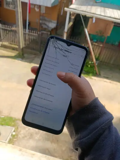 Samsung Galaxy A14 5g con pantalla dañada - miniatura 4