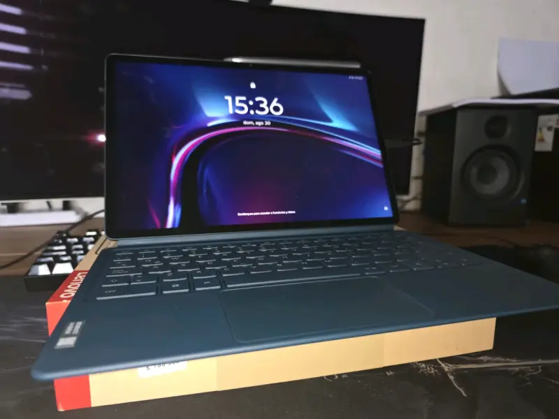 Tablet Lenovo Yoga Tab Plus con teclado - 2