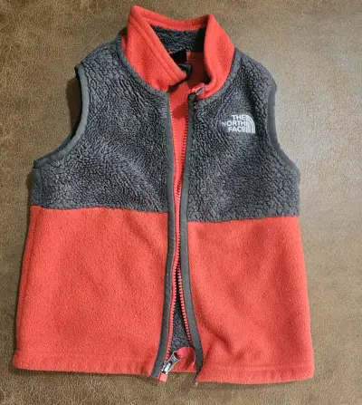 Chaleco polar infantil The North Face rojo y gris - miniatura 1