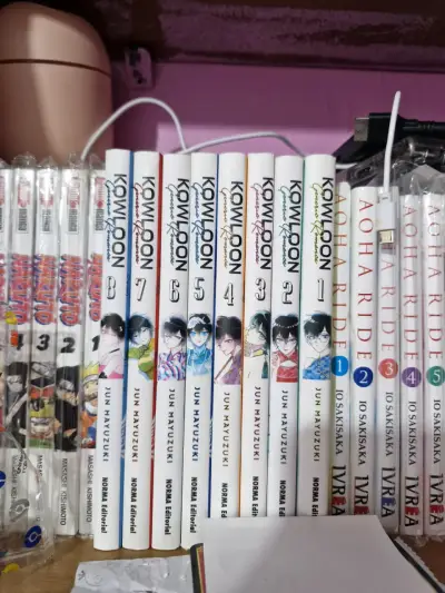Colección de mangas variados en buen estado - miniatura 1