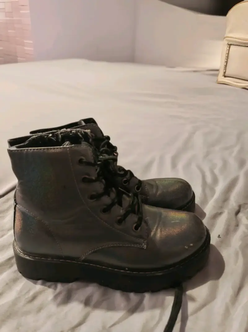 Botas negras con forro interior cálido - 2