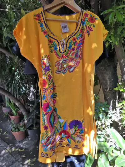 Vestido bordado artesanal Mexicano multicolor - miniatura 3