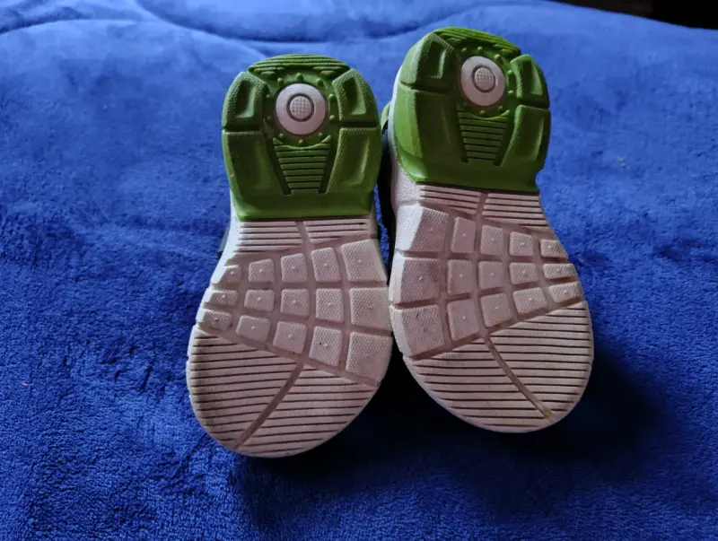 Sandalias para niños Bubblegummers verde y negro - 3