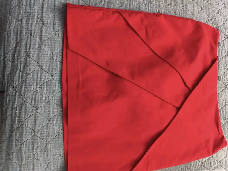 Falda roja elegante BNYS talla 46 - 1
