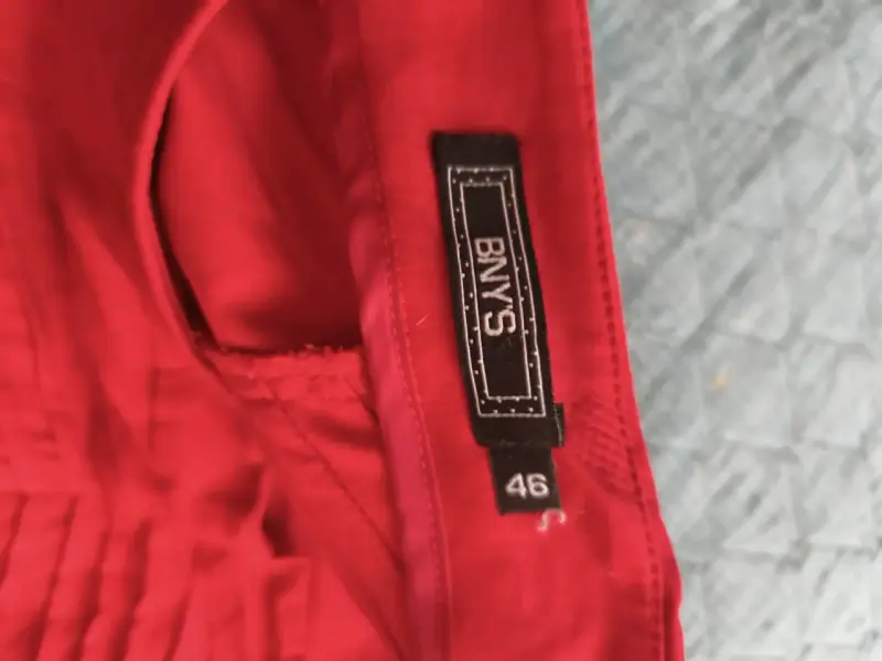 Falda roja elegante BNYS talla 46 - 2
