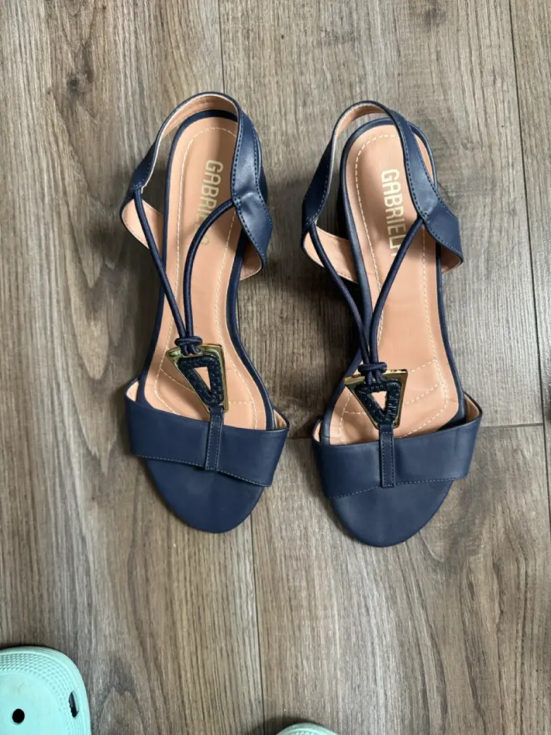 Sandalias de tacón azul marino Gabriela - 1