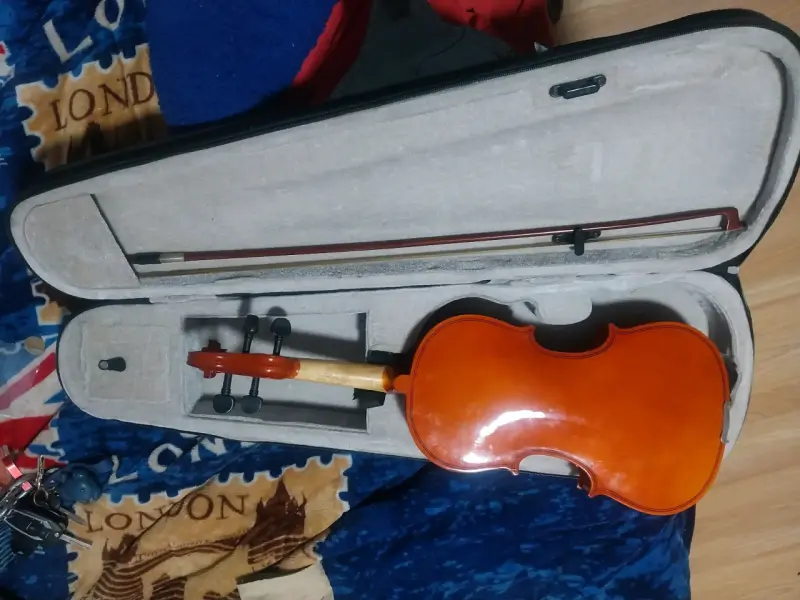Violín 3/4 con estuche y arco en buen estado - 2