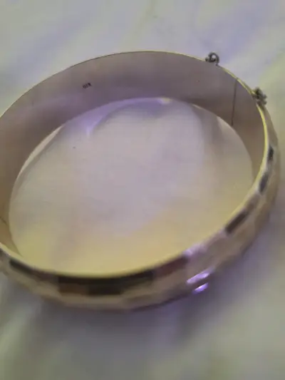 Pulsera de plata con diseño texturizado - miniatura 3