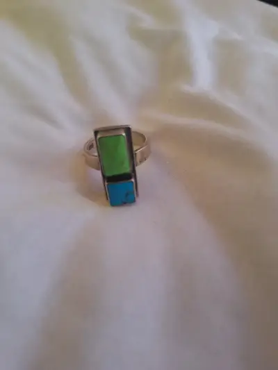 Anillo de plata con piedras verdes y azules - miniatura 4