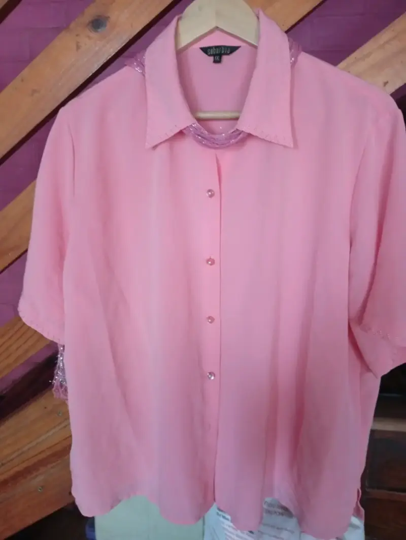 Blusa rosa con detalles brillantes Suburbia - 1