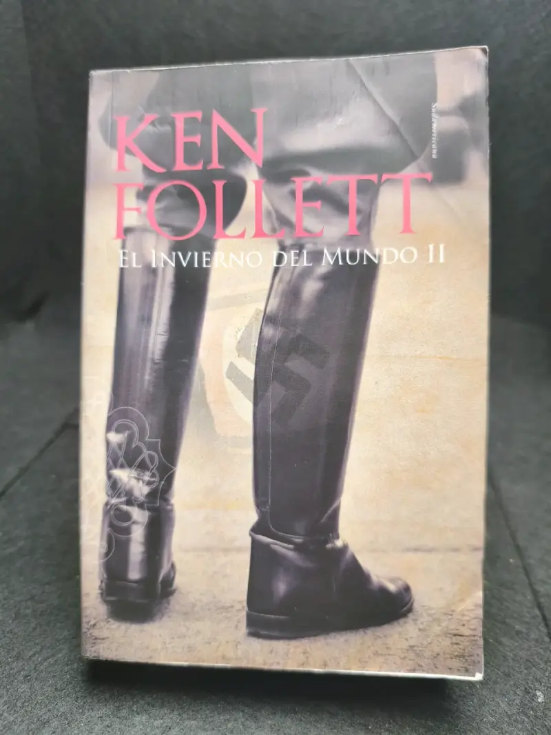 Libro 'El Invierno del Mundo II' de Ken Follett - 1
