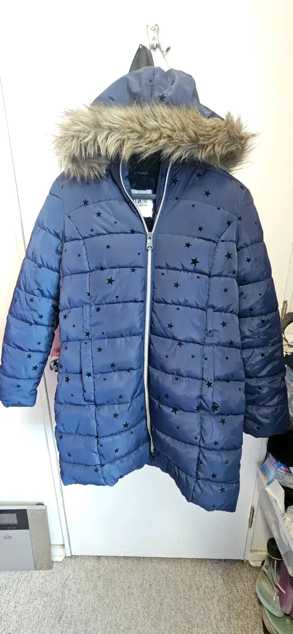 Parka azul con capucha de piel sintética. Escolar - 1