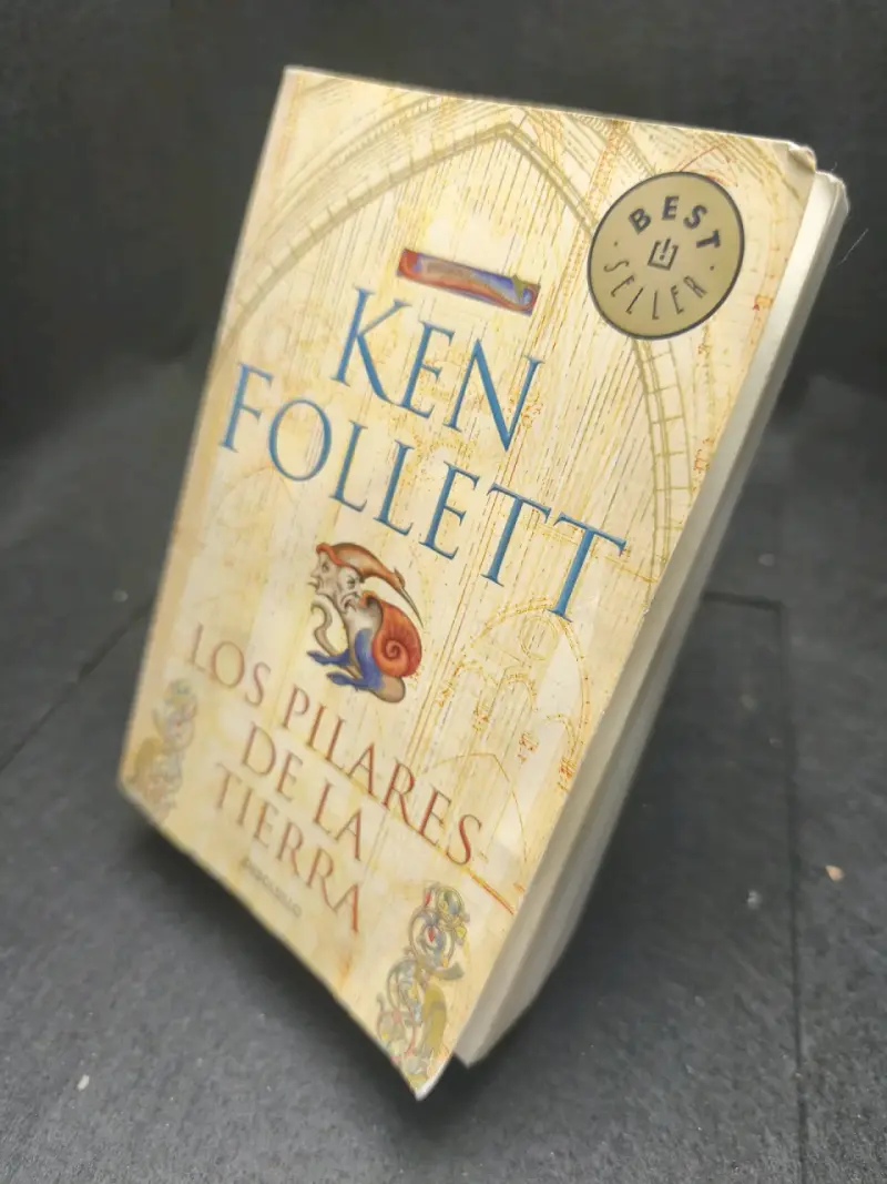 Libro 'Los Pilares de la Tierra' de Ken Follett - 3