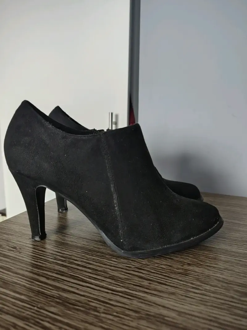 Botines de tacón alto negros para mujer
