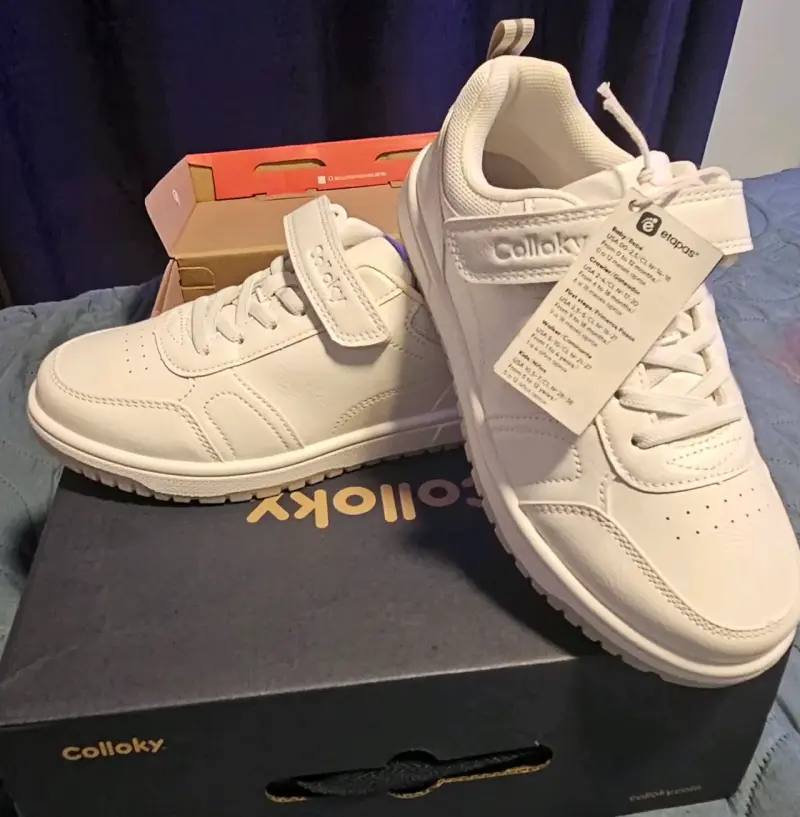 Zapatillas blancas para niños Colloky con velcro