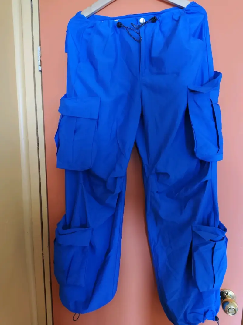 Pantalones cargo azules con 4 bolsillos - 2