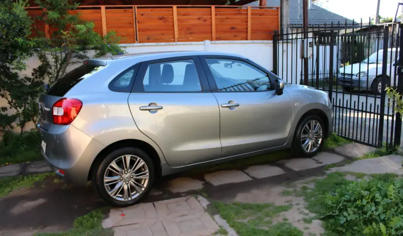 Auto Suzuki Baleno 2018 en buen estado - 2