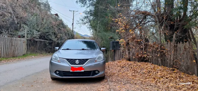 Auto Suzuki Baleno 2018 en buen estado - 4