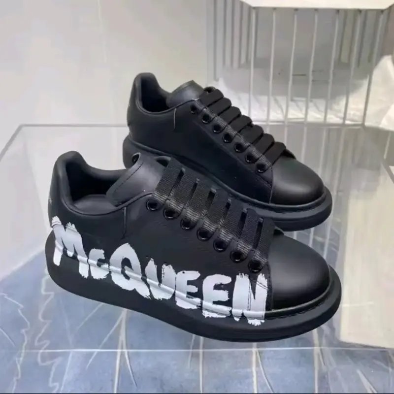 Zapatillas deportivas Alexander McQueen blancas y negras - 2