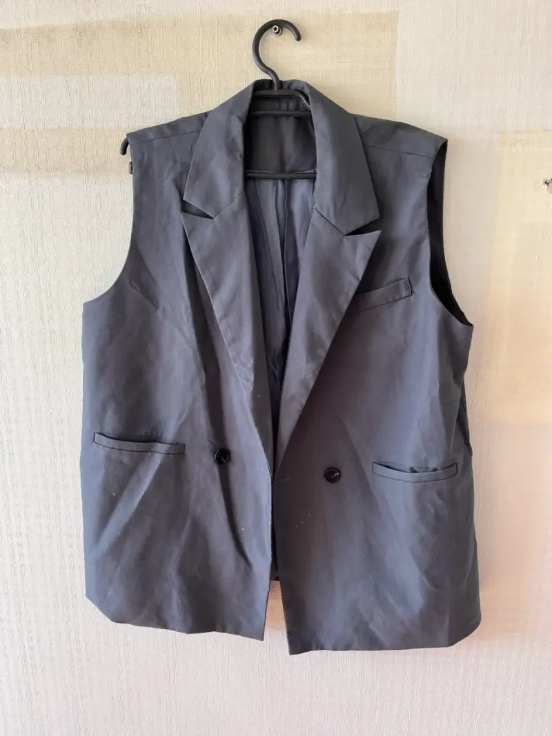 Chaleco sin mangas gris para hombre