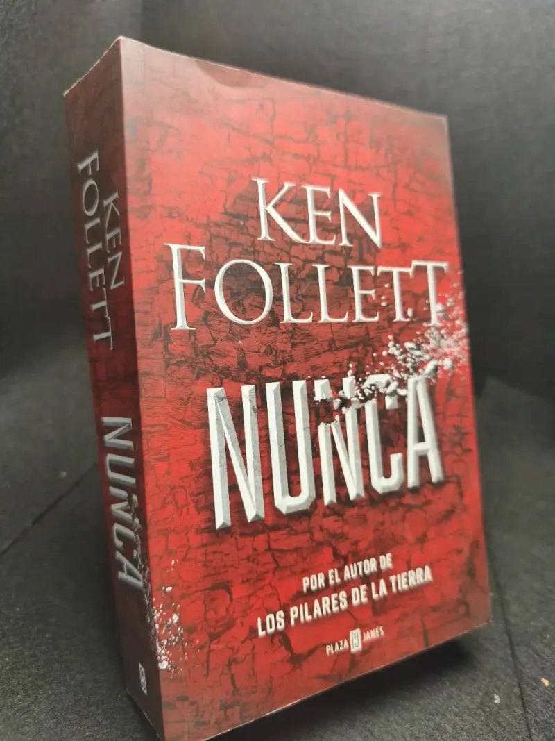Libro 'Nunca' de Ken Follett en buen estado - 2