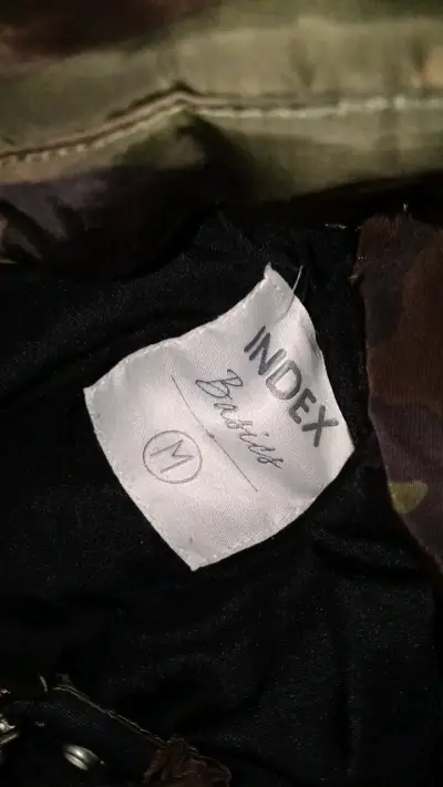 Chaqueta camuflada con capucha de piel sintética - miniatura 2