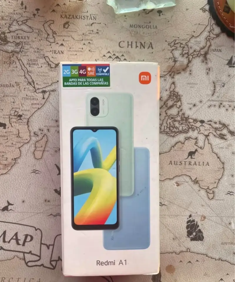Smartphone Xiaomi Redmi A1 con caja y funda - 1