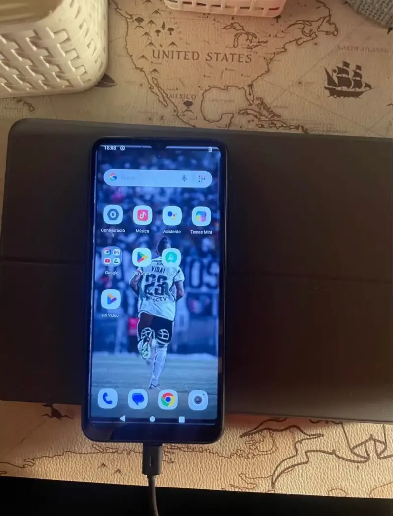 Smartphone Xiaomi Redmi A1 con caja y funda - 2