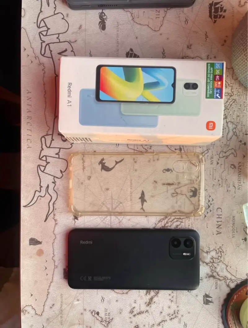 Smartphone Xiaomi Redmi A1 con caja y funda - 4