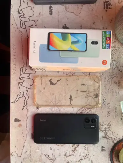 Smartphone Xiaomi Redmi A1 con caja y funda - miniatura 4