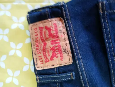 Jeans Levi's 550 clásicos azul oscuro - miniatura 3