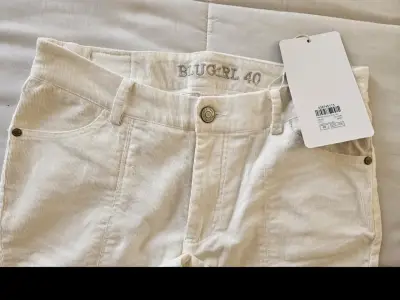 Pantalones de mujer color blanco talla 40 - miniatura 3
