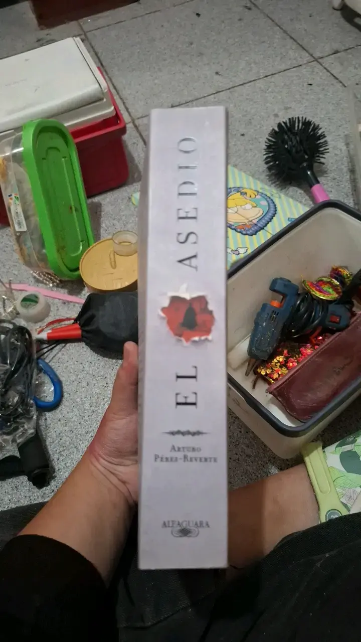 Libro El Asedio de Arturo Pérez-Reverte - 4