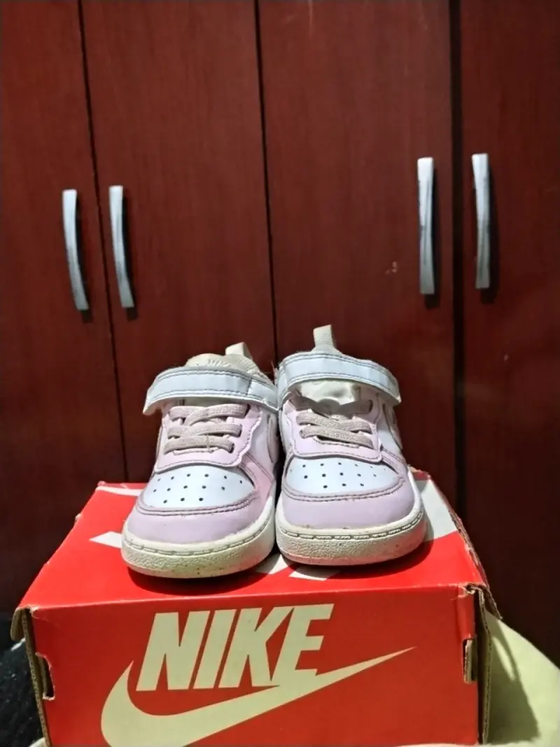 Zapatillas Nike para bebé color rosa - 2