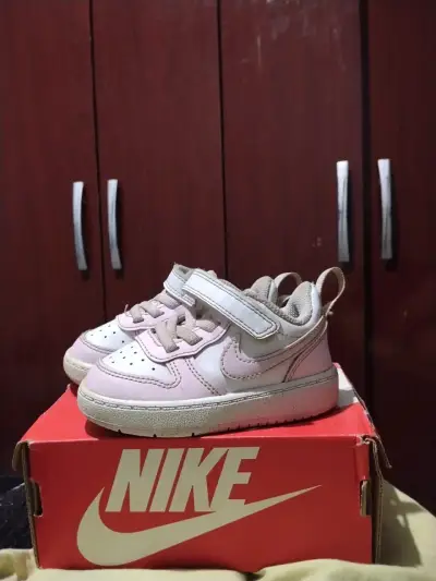 Zapatillas Nike para bebé color rosa - miniatura 3