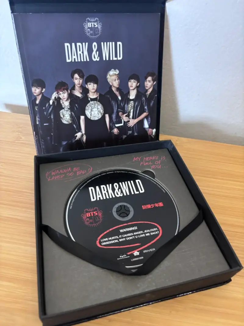 Álbum BTS Dark & Wild Edición Especial - 3