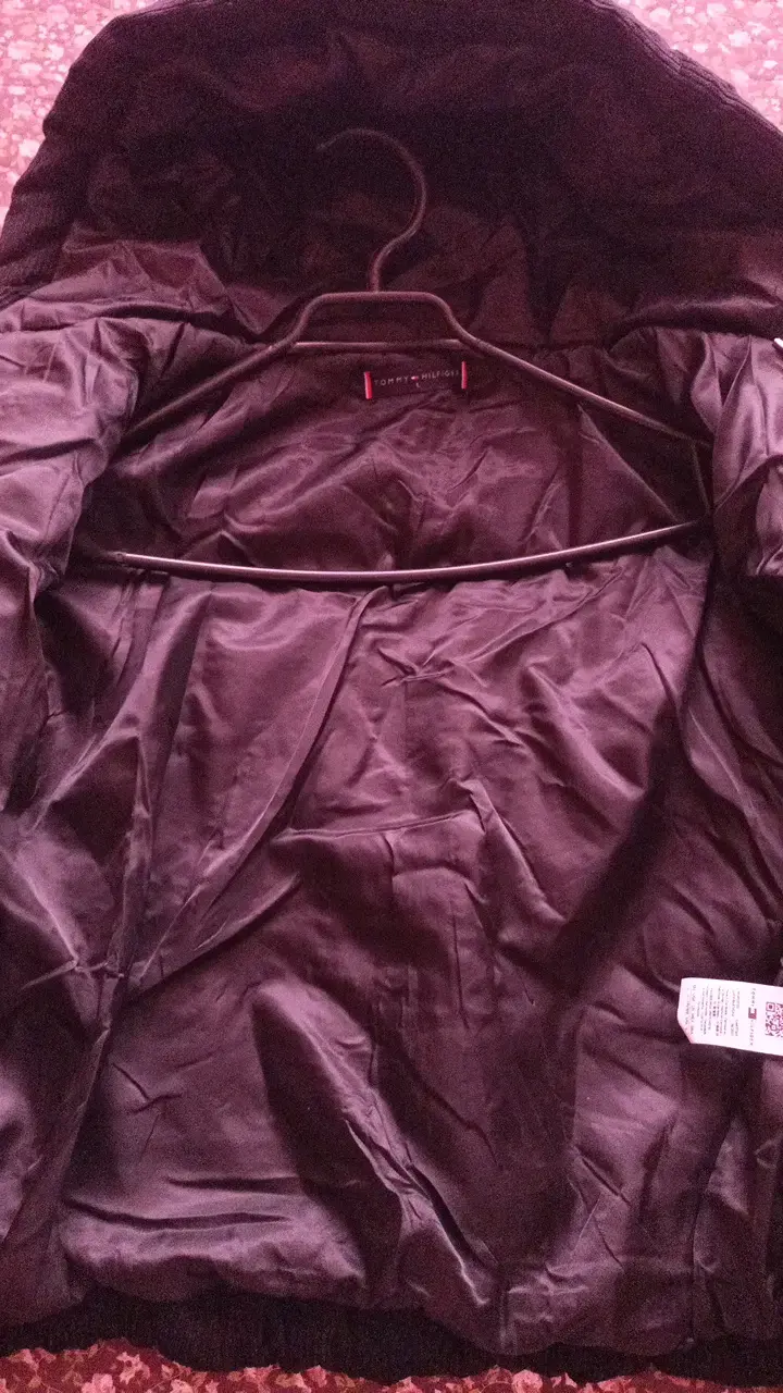 Chaqueta con capucha Tommy Hilfiger negra - 2