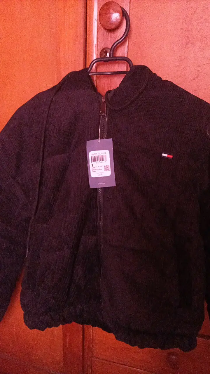 Chaqueta con capucha Tommy Hilfiger negra - 4