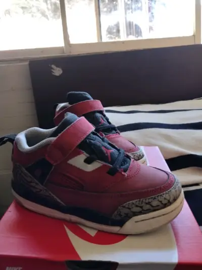 Zapatillas Nike Air Jordan para niños color rojo - miniatura 2